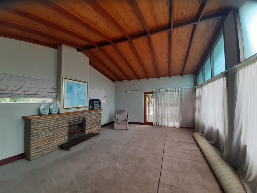 5 Bedroom Property for Sale in Nahoon Valley Park Eastern Cape